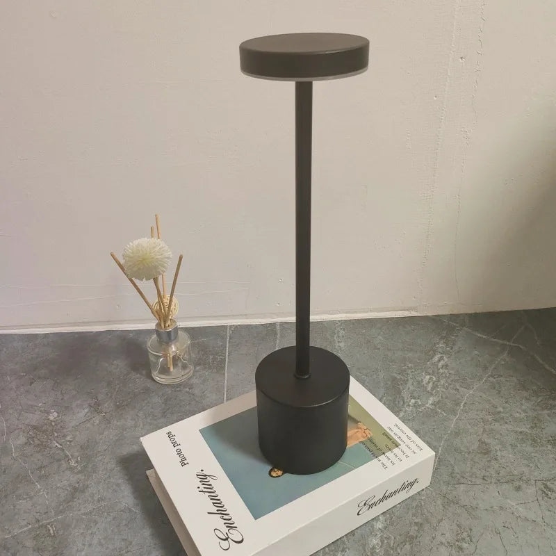LED Table Lamp Hotel Wireless Rechargeable Desk Lamp Touch Switch Table Lamp Metal Retrolight for Bedroom Living Room Restaurant