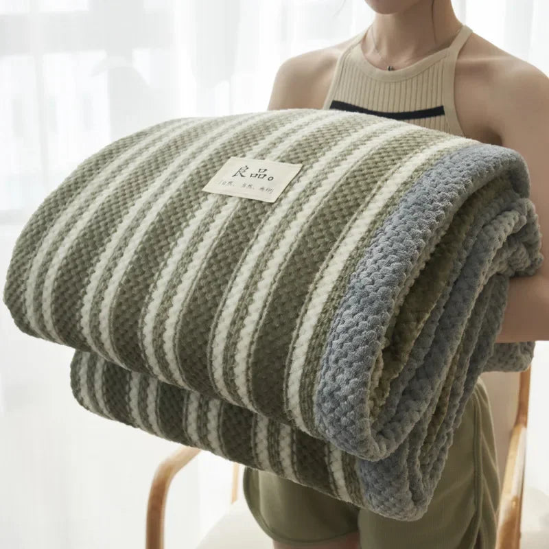 Soft Chenille Knit Throw Blanket – Machine Washable Crochet Blanket for Couch & Bed