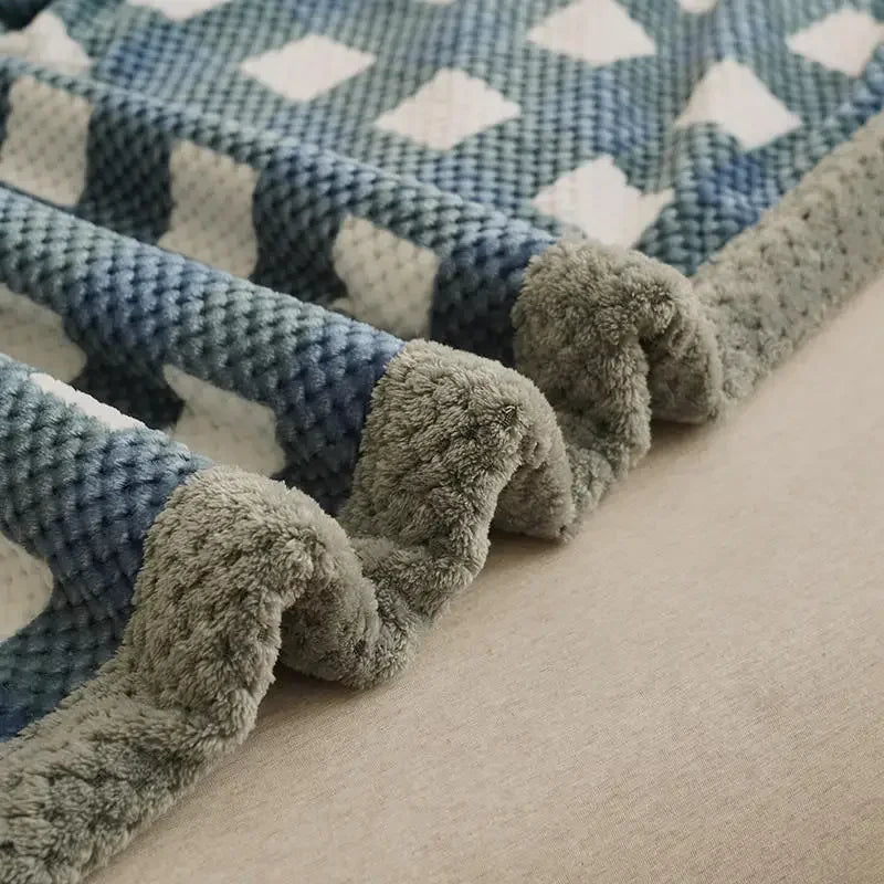 Soft Chenille Knit Throw Blanket – Machine Washable Crochet Blanket for Couch & Bed